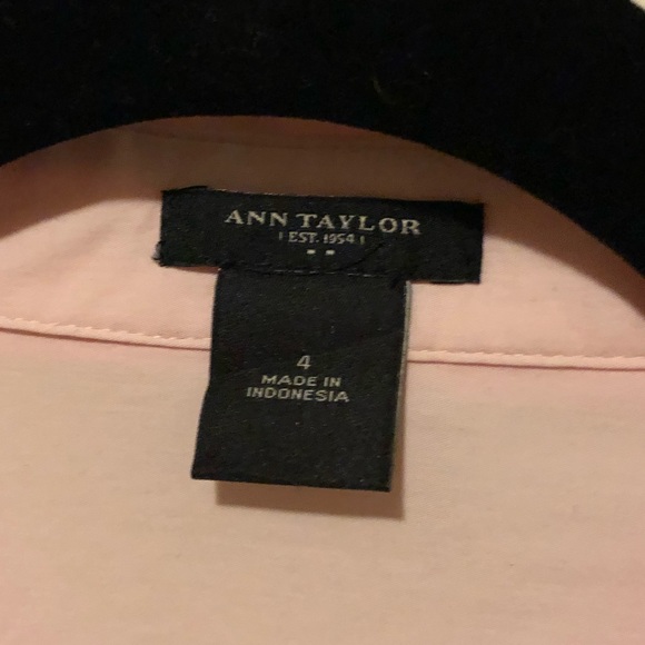 2/$25 Bundle of 4 Ann Taylor Dress Shirts - Picture 2 of 8